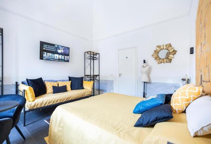 آپارتمان 2 خوابه, I Mori