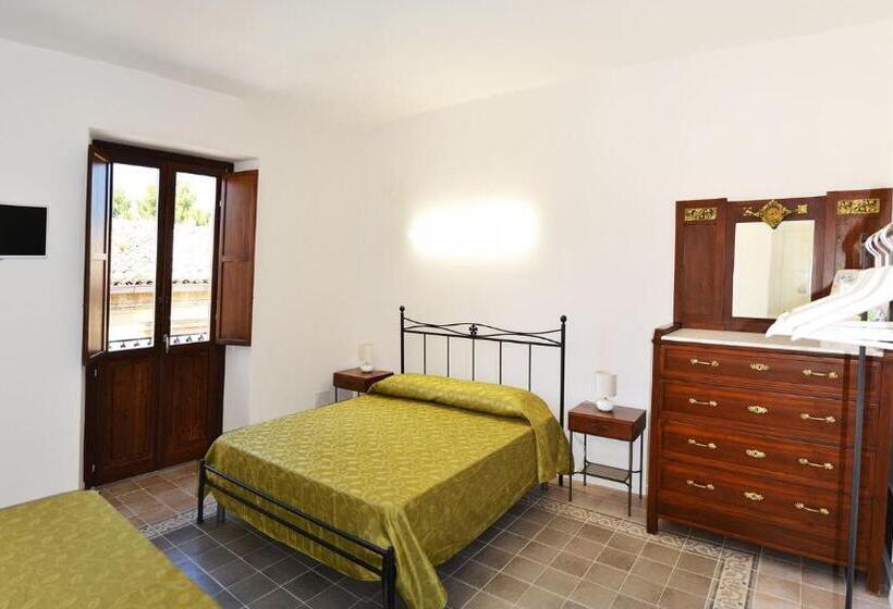 バルコニー付きスタンダードトリプルルーム, In Piazzetta