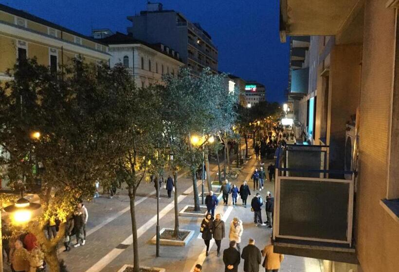 اتاق استاندارد با بالکن, Domus Corso Umberto 18 B&b