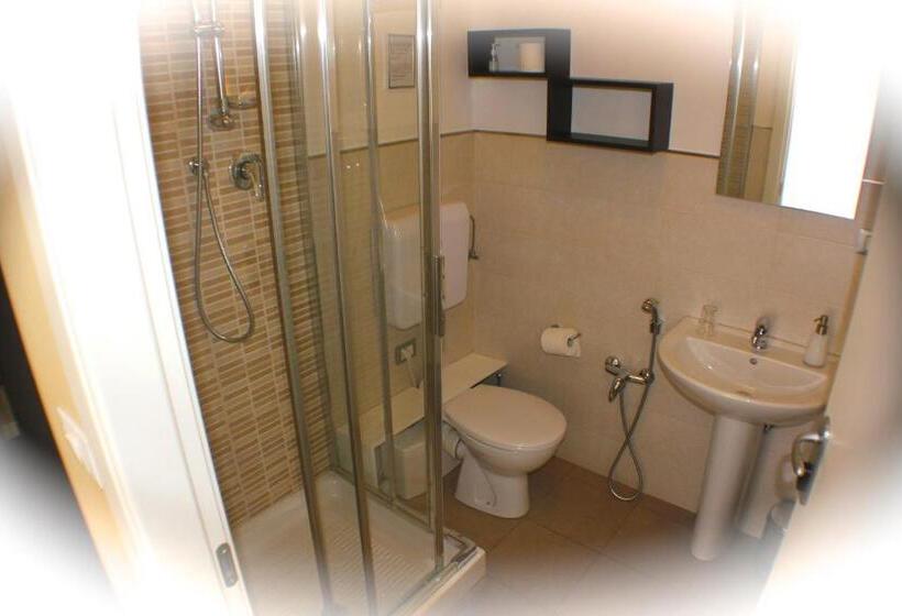 اتاق استاندارد با بالکن, Domus Corso Umberto 18 B&b