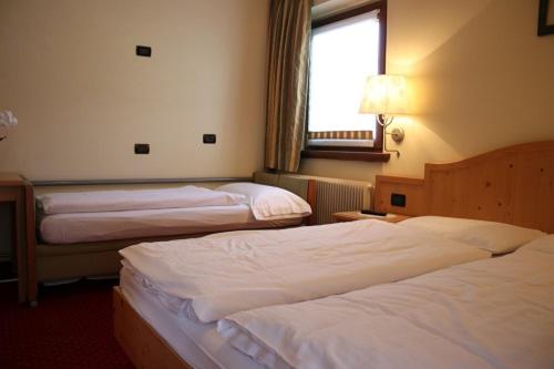 חדר קלאסי לשלושה, Del Bosco