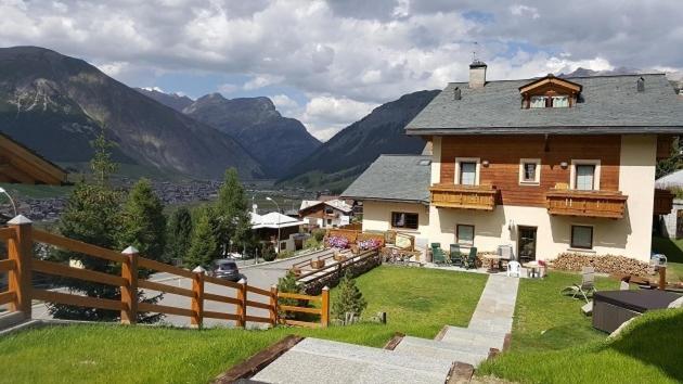 חדר קלאסי לשלושה, Del Bosco