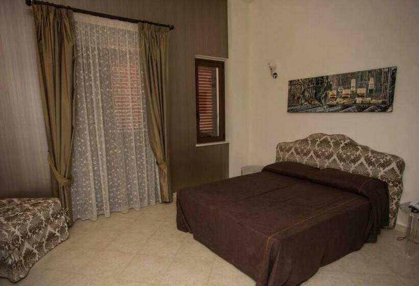 اتاق استاندارد با بالکن, Regalpetra