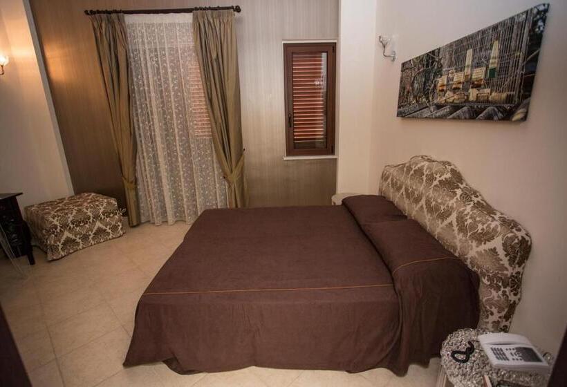 带阳台标准四人间, Regalpetra