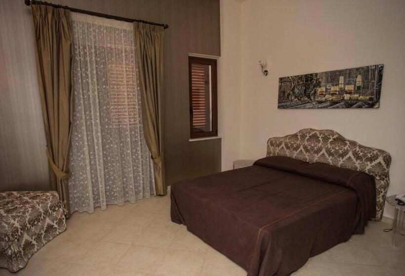 带阳台标准四人间, Regalpetra