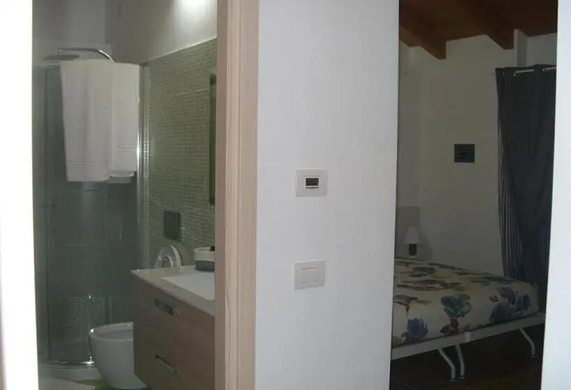 Standard Kolmen Hengen Huone, Al Castello Bed And Breakfast