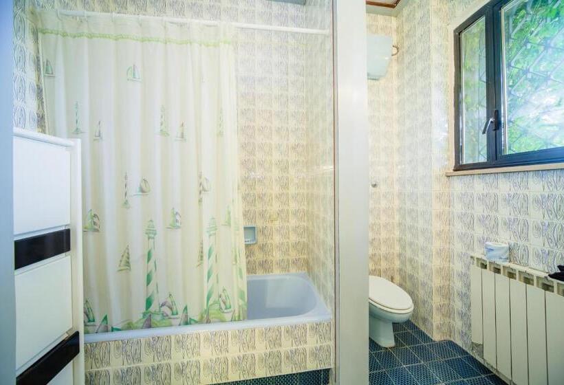 オーシャンビューのデラックストリプルルーム, B&b Casina De Goyzueta