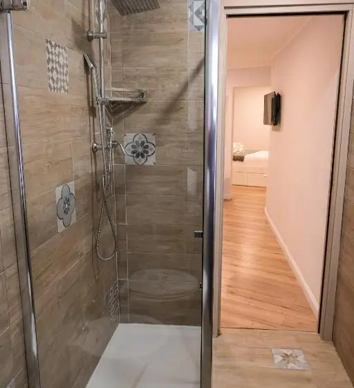 اتاق پریمیوم چهارنفره, B&b Civico 35