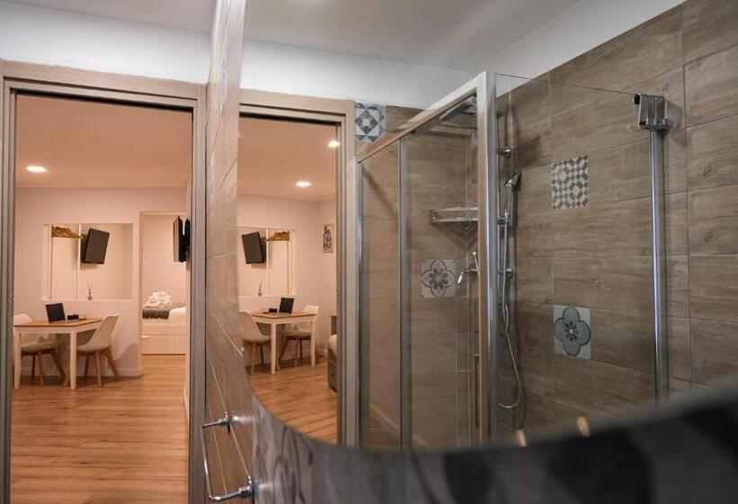 اتاق پریمیوم چهارنفره, B&b Civico 35