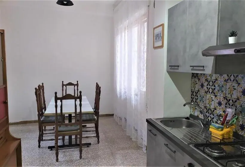 2ベッドルームアパートメント, B&b Del Podesta