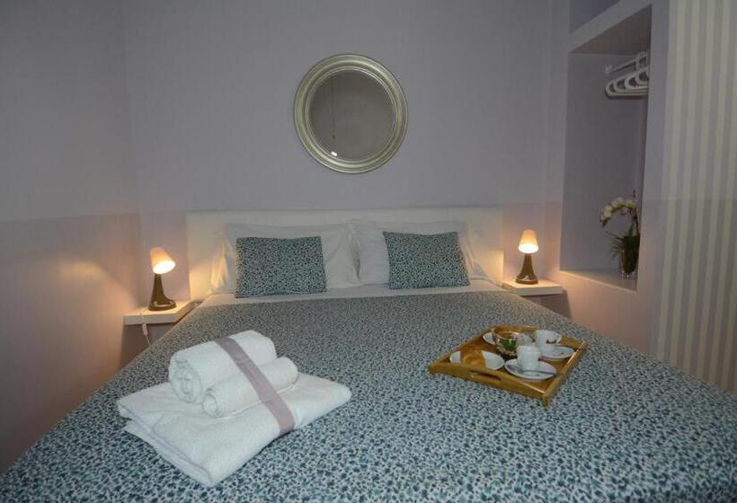 سوییت با چشم‌انداز باغ, B&b Lecce Stazione Centrale