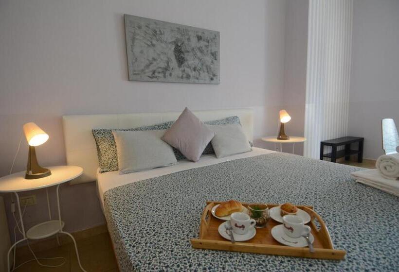 سوییت با چشم‌انداز باغ, B&b Lecce Stazione Centrale