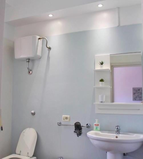 سوییت با چشم‌انداز باغ, B&b Lecce Stazione Centrale