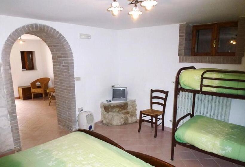 חדר סטנדרט לארבעה, Agriturismo Macchiapiede