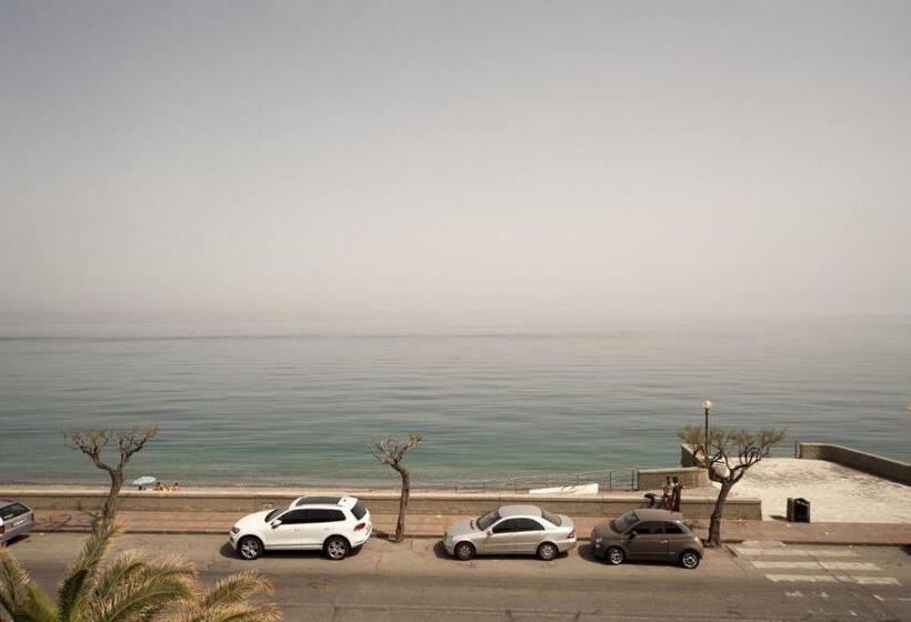 带海景的标准房, Colapesce