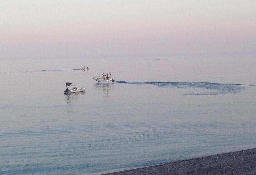 带海景的标准房, Colapesce