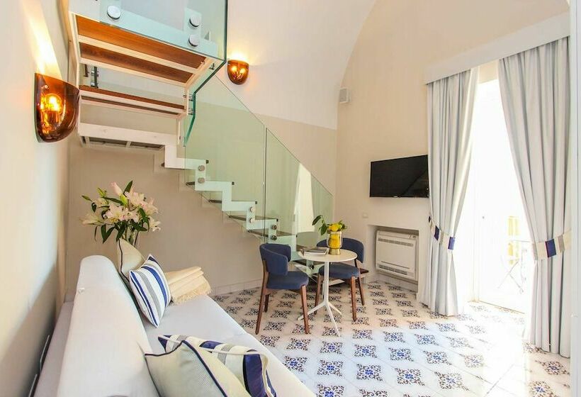 スタンダードルーム, Diecisedici