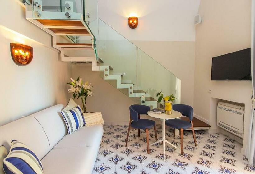 スタンダードルーム, Diecisedici