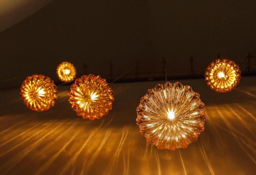 ジュニアスイート, Diecisedici