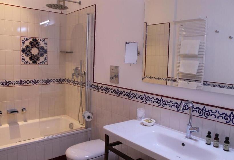 オーシャンビュージュニアスイート, Diecisedici