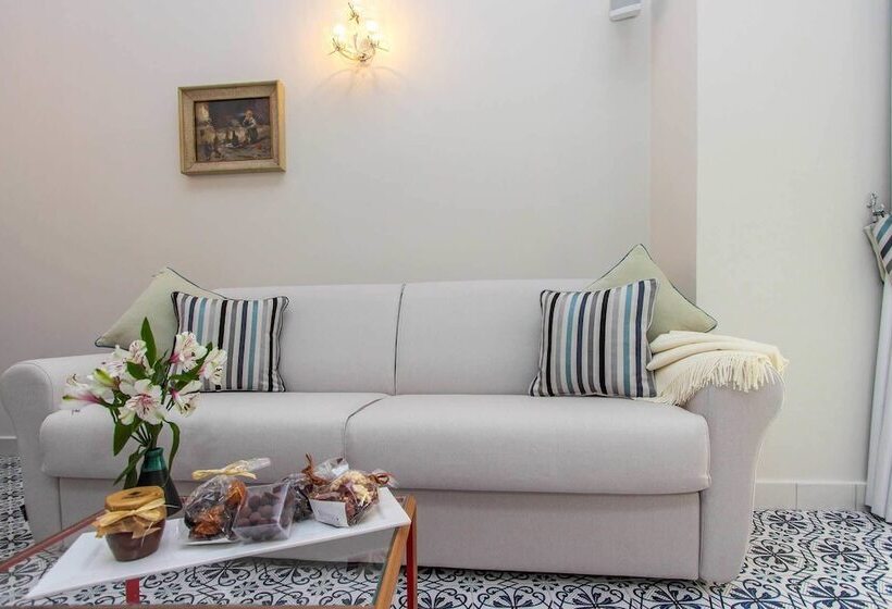 スイート（家族用）, Diecisedici