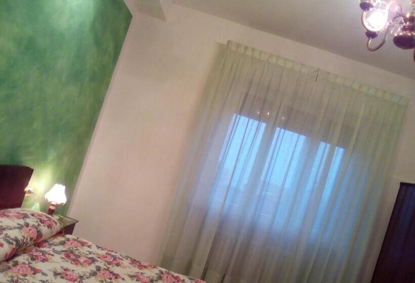 غرفة قياسية مطلّة علي البحر, Terrazza Sul Mare