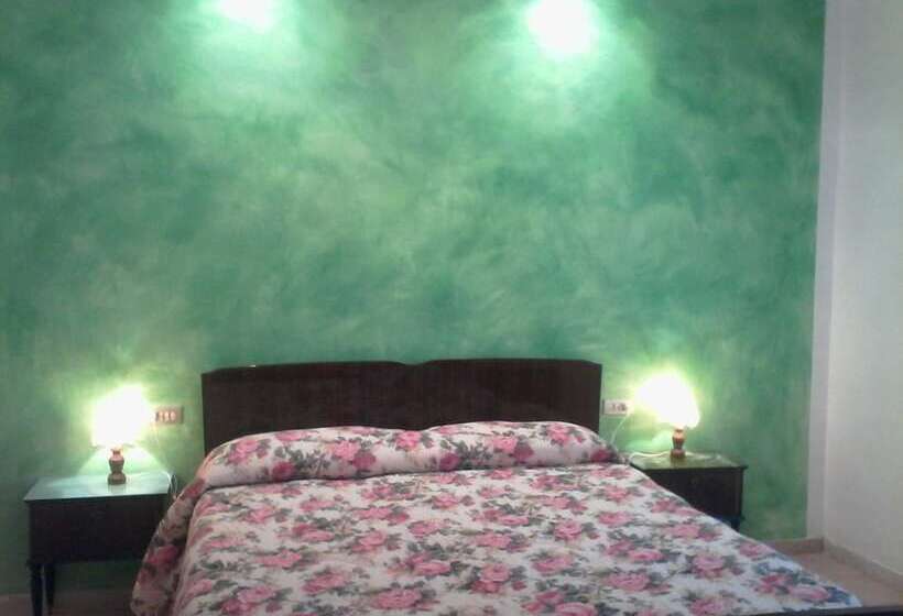 غرفة قياسية مطلّة علي البحر, Terrazza Sul Mare