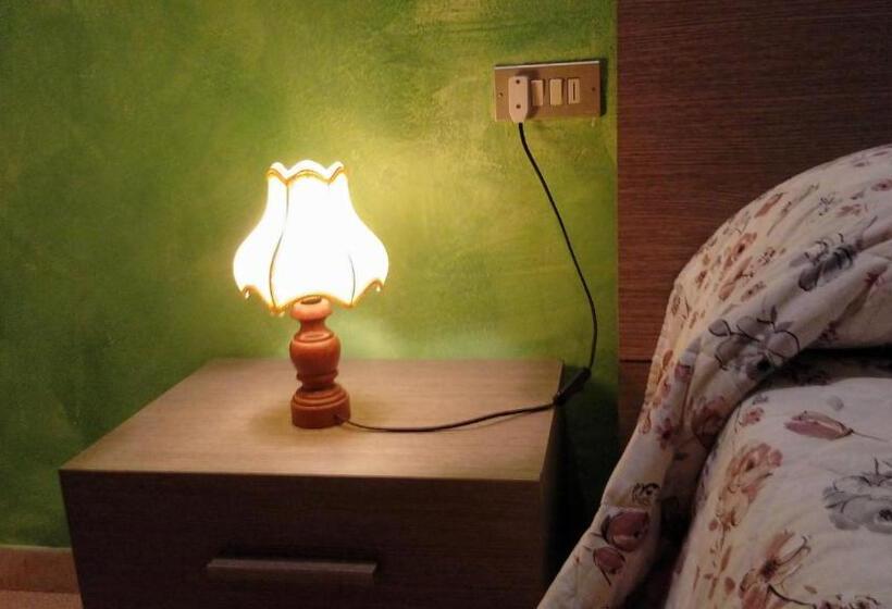 غرفة قياسية مطلّة علي البحر, Terrazza Sul Mare