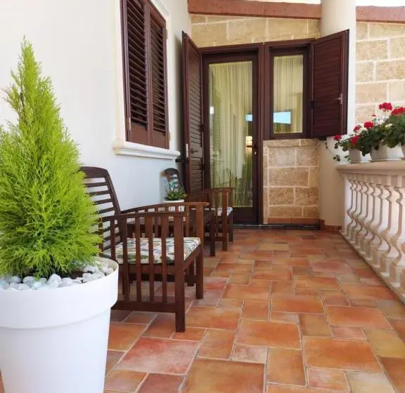 اتاق استاندارد سه نفره, Villa Ginevra