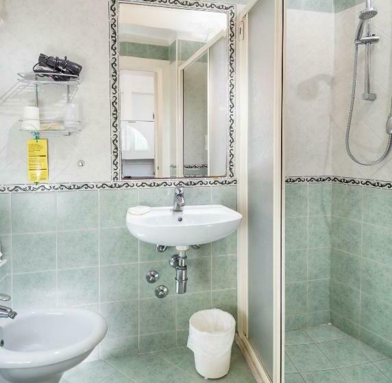 اتاق استاندارد یک تخته با بالکن, Albatros