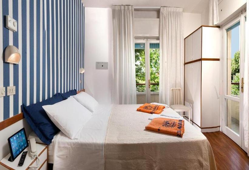 اتاق استاندارد سه تخته با بالکن, Albatros