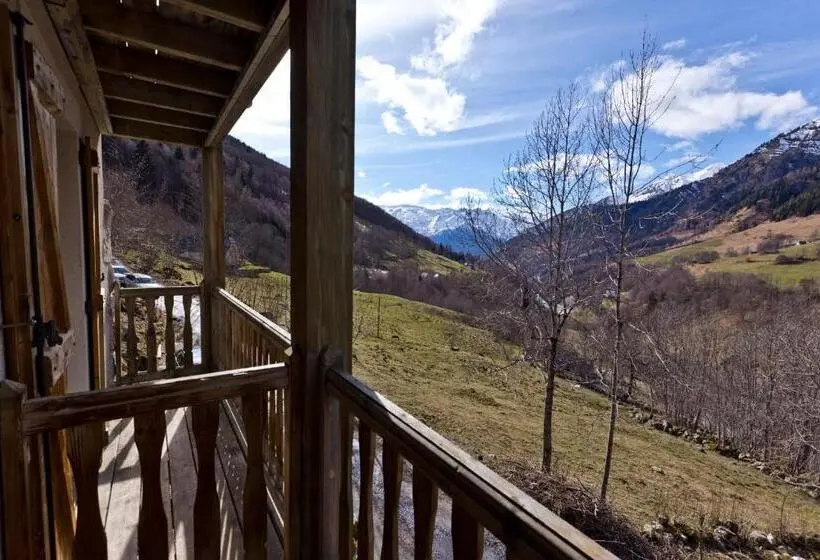 Perhehuone, Centre De Vacances Le Hameau Rollot