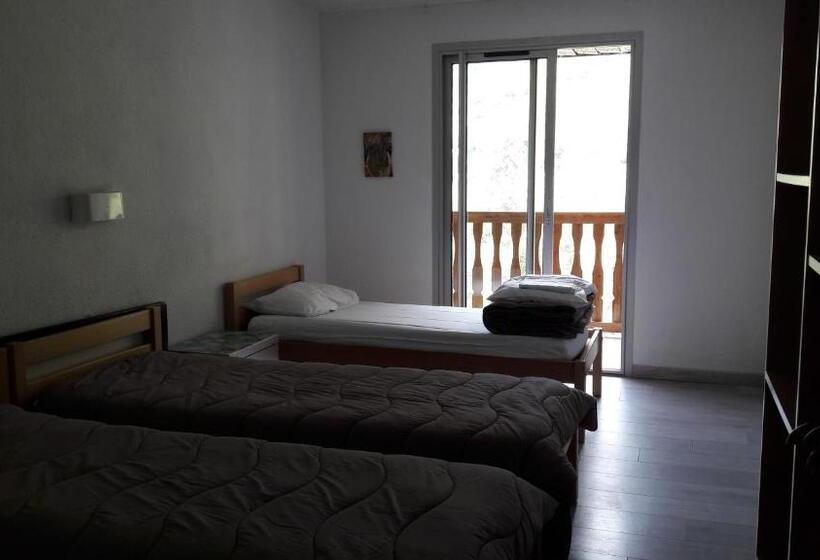 اتاق استاندارد سه نفره, Centre De Vacances Le Hameau Rollot