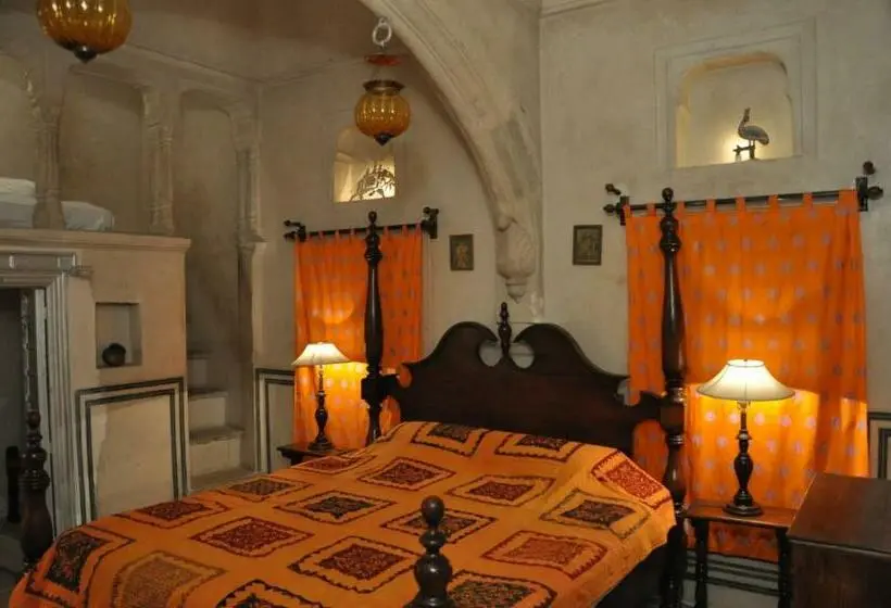 デラックスルーム, Chobdar Haveli