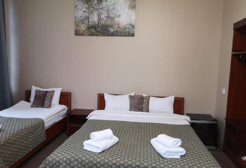 اتاق استاندارد سه نفره, Orange