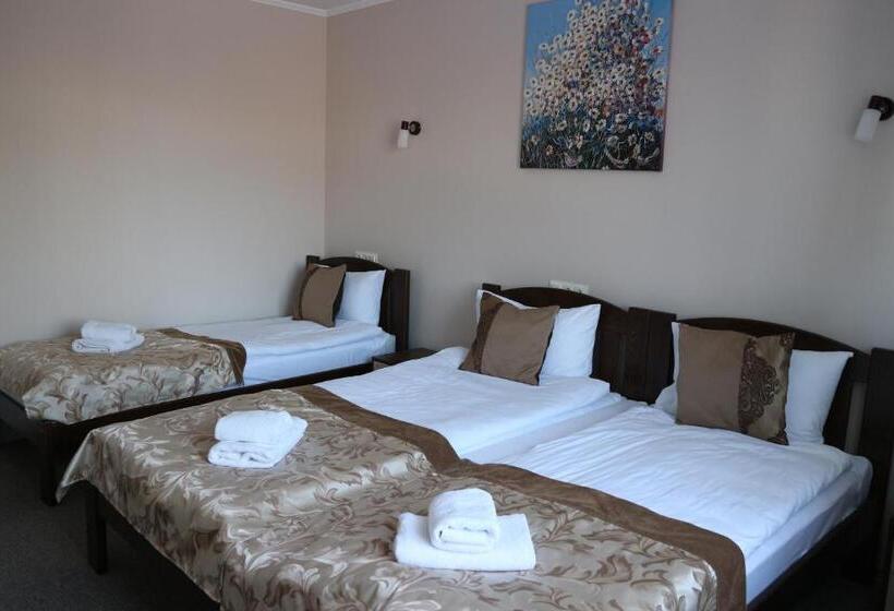 اتاق کلاسیک سه تخته, Orange