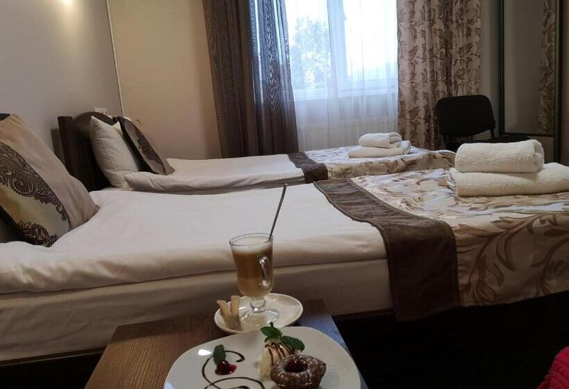 اتاق کلاسیک سه تخته, Orange