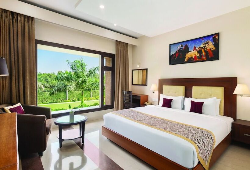 Quarto Superior, Ramada By Wyndham Varanasi Katesar
