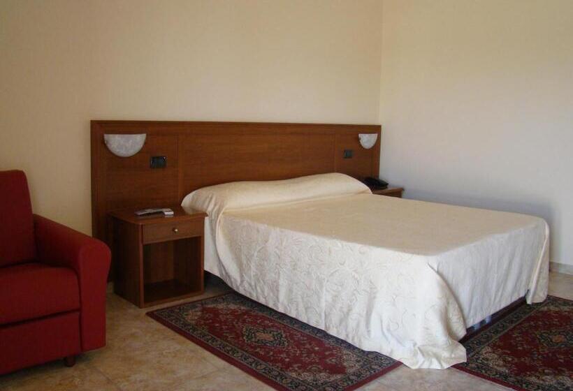 غرفة أساسية ثلاثية, Ristorante111