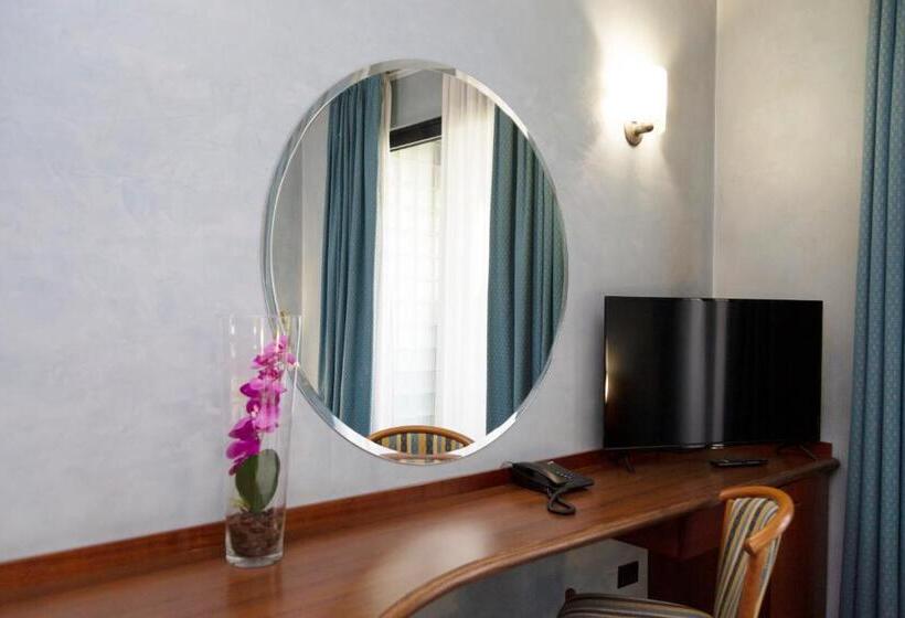 חדר סטנדרט לשלושה, Ih Hotels Milano Blu Visconti