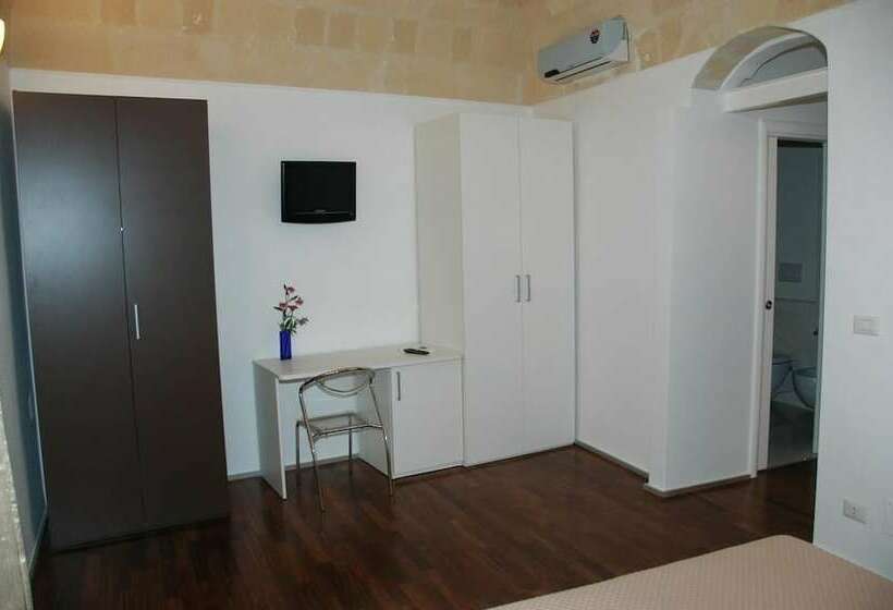 غرفة قياسية رباعية مطلة على الحديقة, B&b Antico Castello