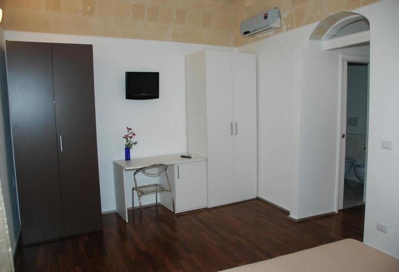 غرفة قياسية رباعية مطلة على الحديقة, B&b Antico Castello