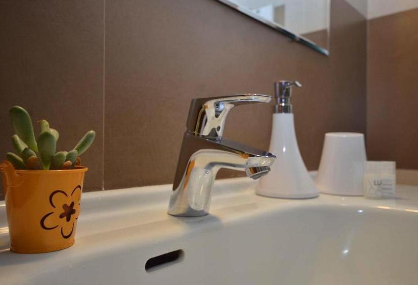 استودیوی لوکس, B&b La Dimora Di Iside