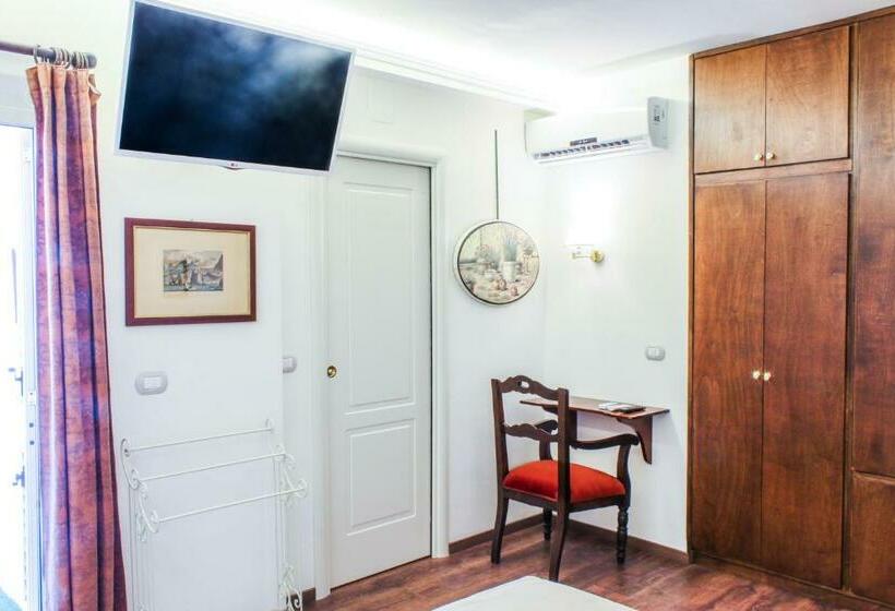 Suite with Terrace, 96 Guest House