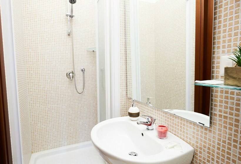 Camera Standard con Balcone, Bnb Drive In