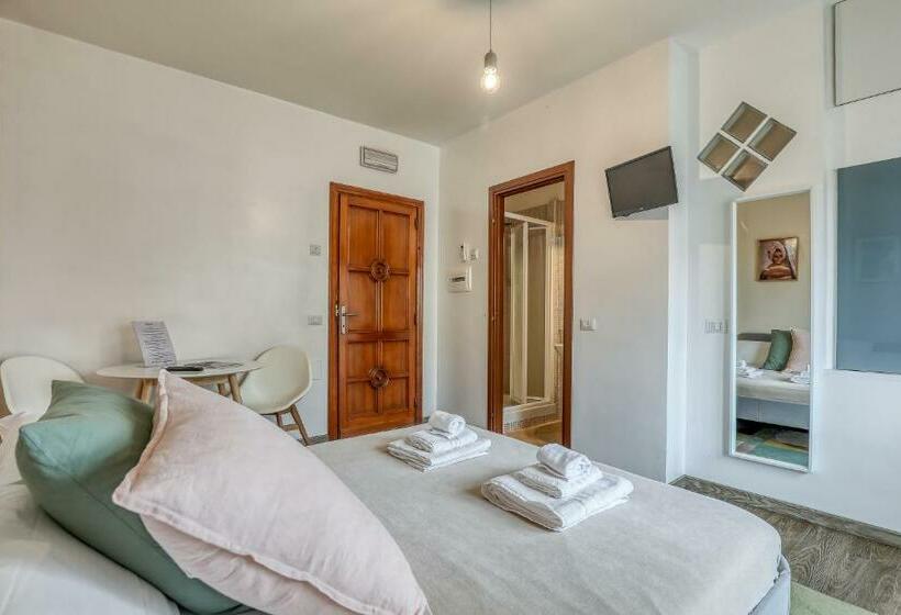 Camera Standard con Balcone, Bnb Drive In