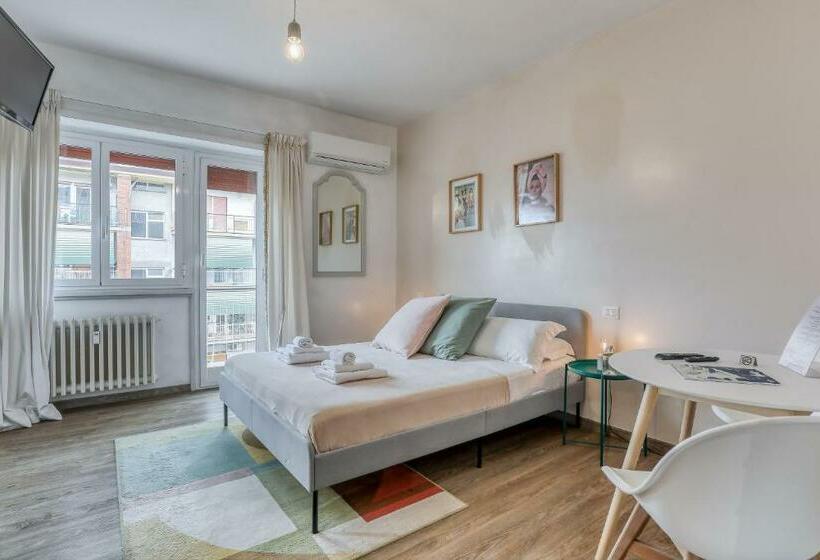 Camera Standard con Balcone, Bnb Drive In