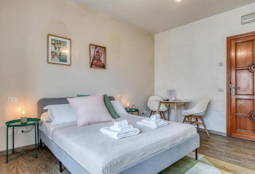 Camera Standard con Balcone, Bnb Drive In