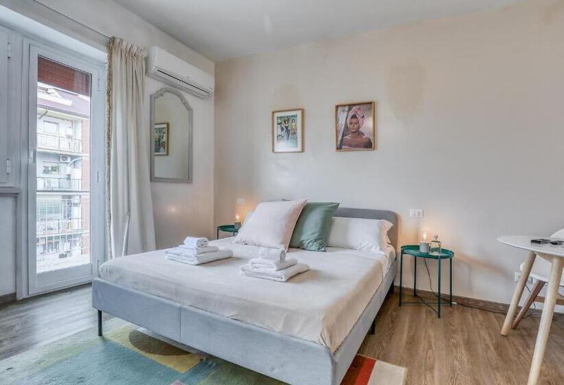 Camera Standard con Balcone, Bnb Drive In