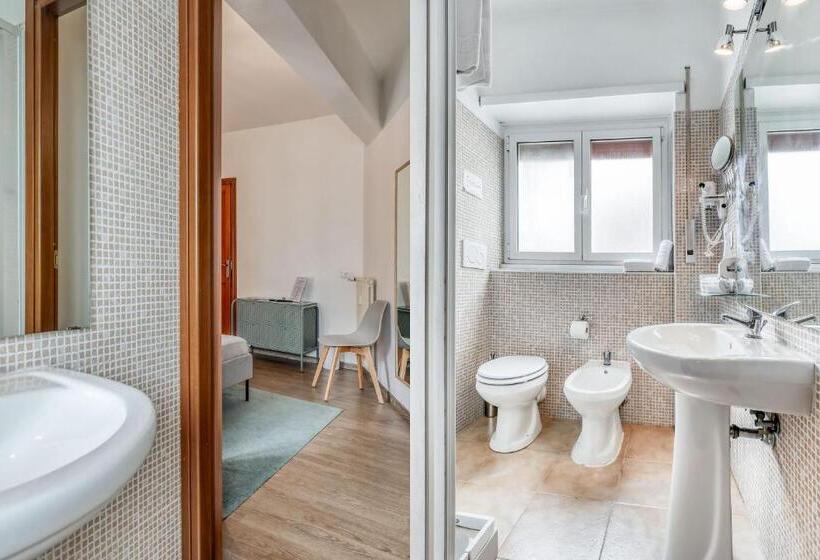 Camera Standard con Balcone, Bnb Drive In